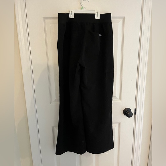 Figs High Waisted Isabel Wide Leg Scrub Pants - Picture 5 of 5